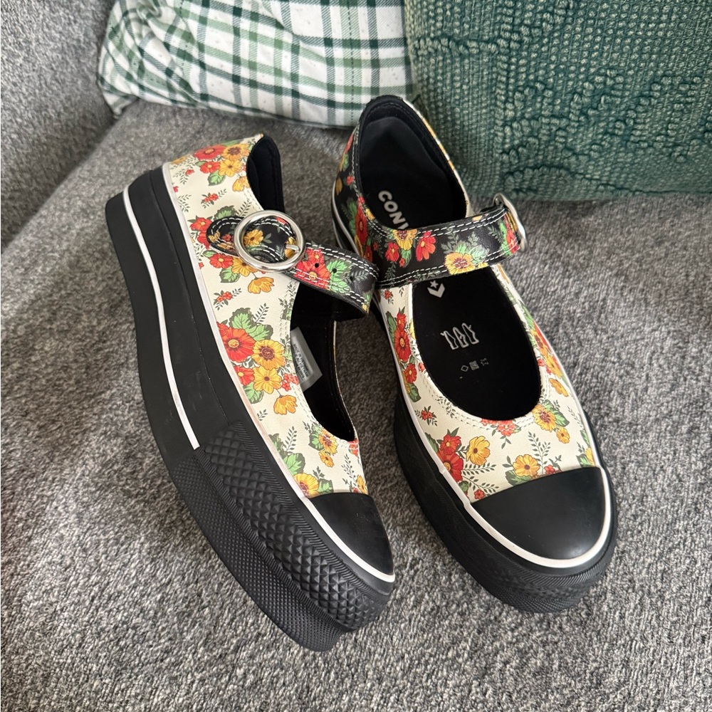 Converse Women's Floral Mary Jane Shoes - Black and White